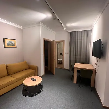 Town Place Charlie Apartament *